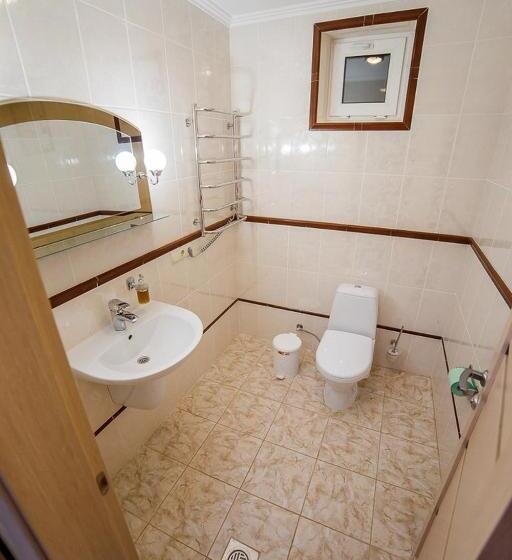 Superior Oda, гостинний двір