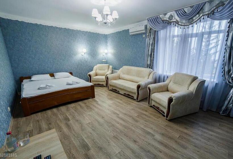 Delüks Oda, гостинний двір