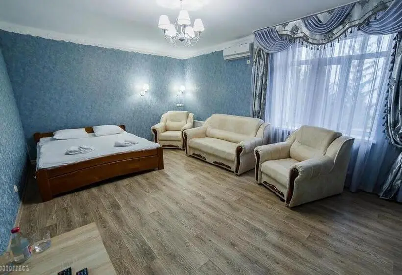 Deluxe-huone, гостинний двір