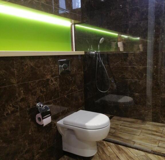 Süit, гостинний двір