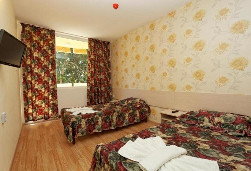 اتاق استاندارد سه نفره, Balkanika