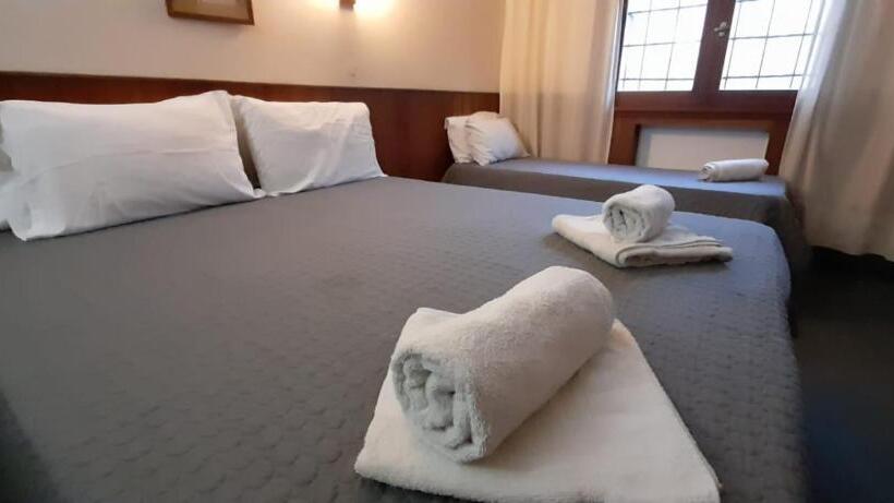 スタンダードトリプルルーム, Capri