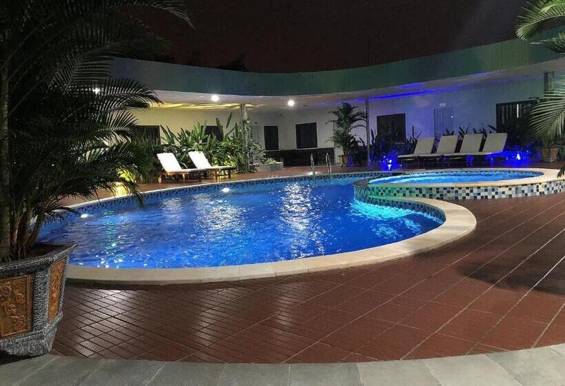 اتاق استاندارد با تخت بزرگ, Khách Sạn Khang điền 2