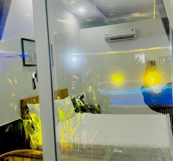 اتاق استاندارد با تخت بزرگ, Khách Sạn Khang điền 2