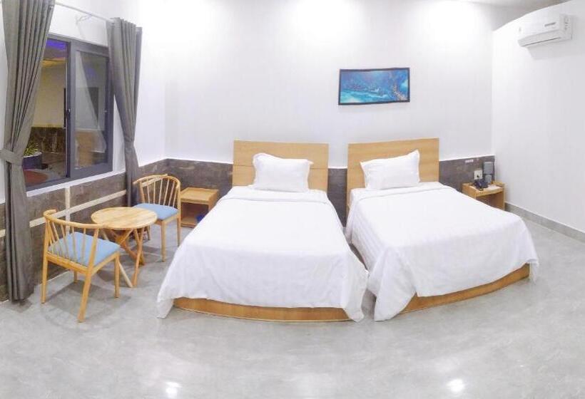 اتاق استاندارد با چشمانداز استخر, Khách Sạn Khang điền 2