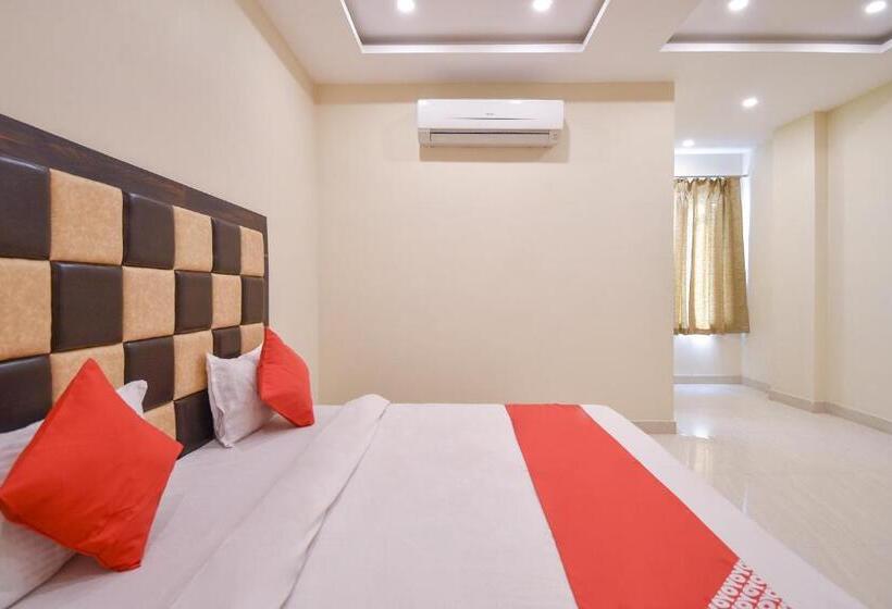 Трехместный Номер Классика, Oyo Tulshi Residency