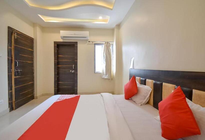 Háromágyas Classic Szoba, Oyo Tulshi Residency