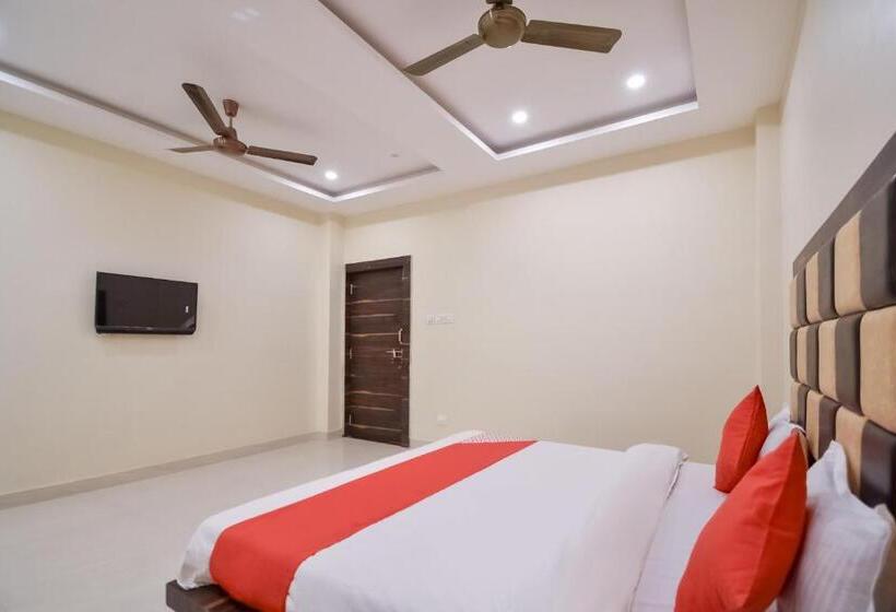 Háromágyas Classic Szoba, Oyo Tulshi Residency