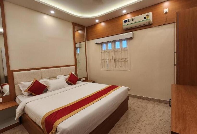 디럭스 룸, Priyadarsini