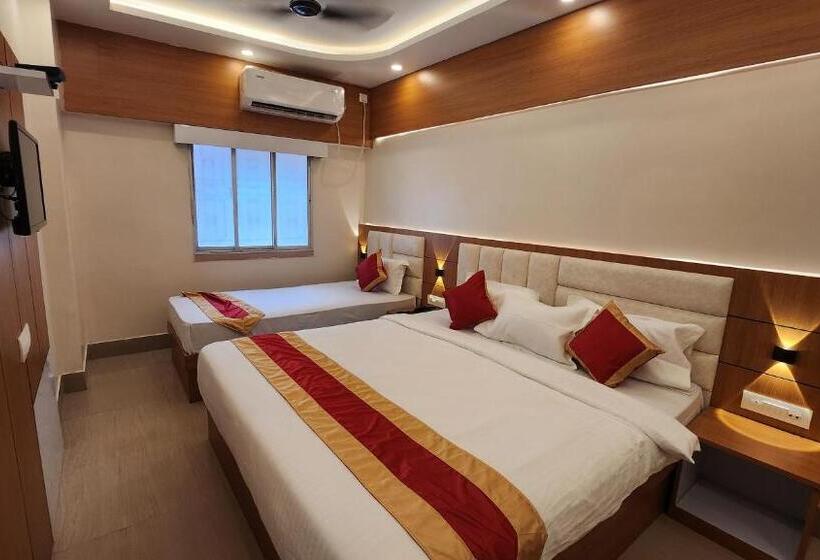 디럭스 룸, Priyadarsini