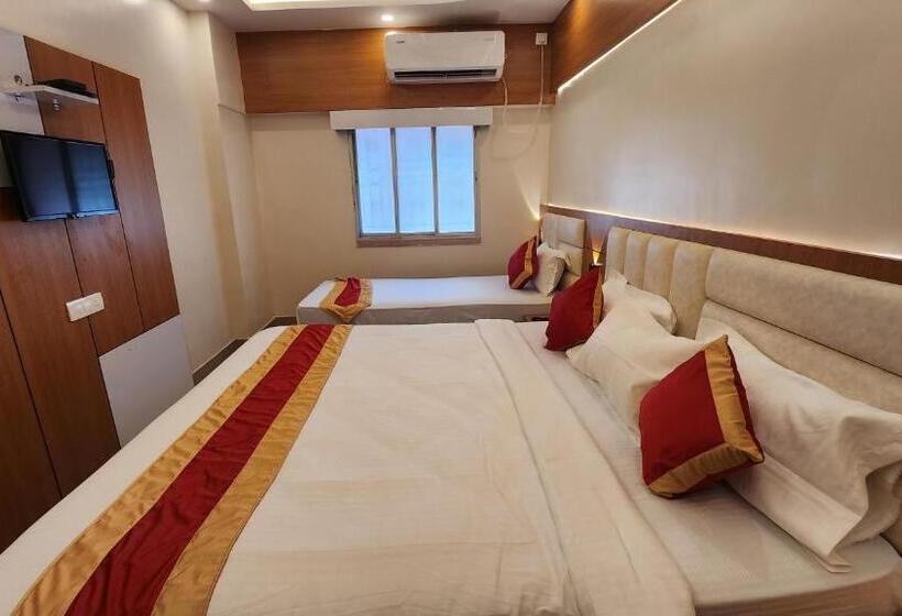 디럭스 룸, Priyadarsini