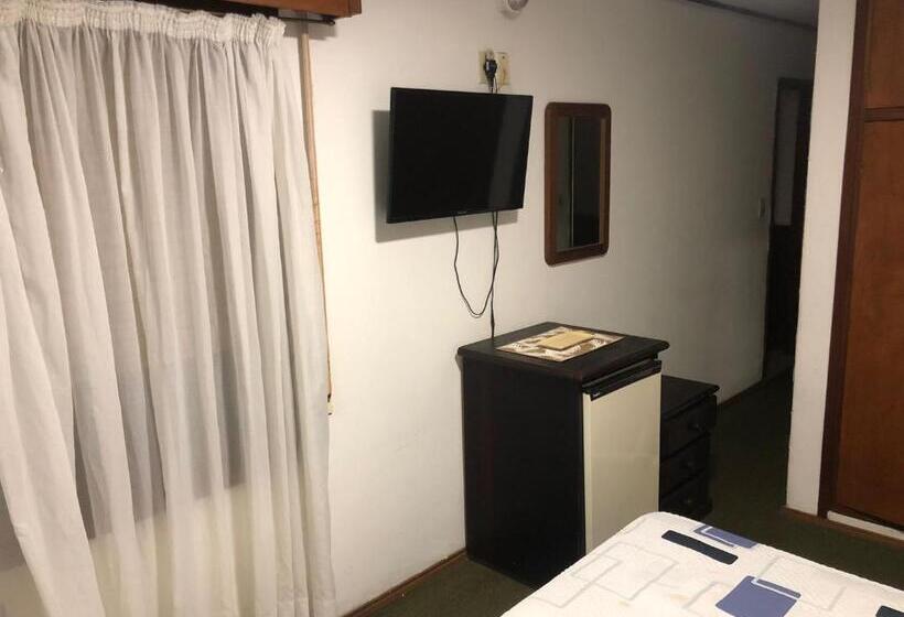 غرفة قياسية ثلاثية, Wiener Haus