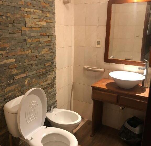 غرفة قياسية ثلاثية, Wiener Haus