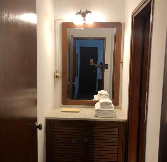 غرفة قياسية, Wiener Haus