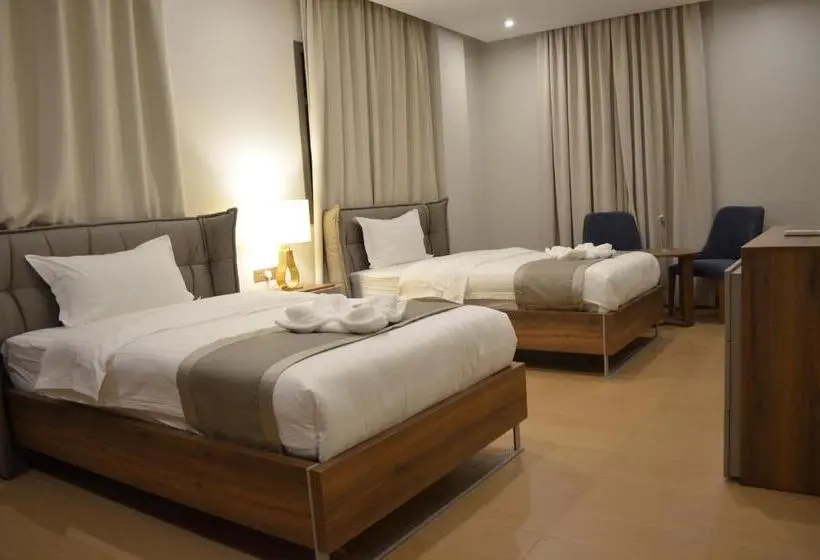 Huoneisto 2 Makuuhuonetta, Larissa Suites