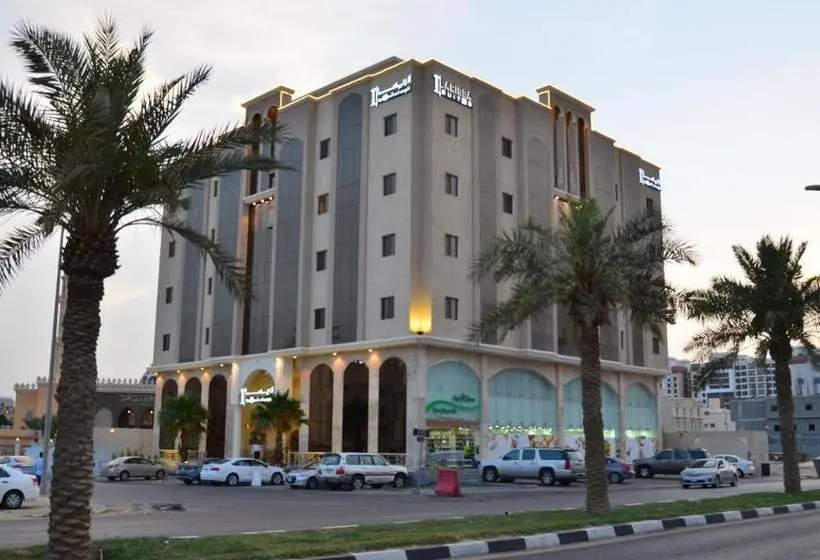 Huoneisto 2 Makuuhuonetta, Larissa Suites