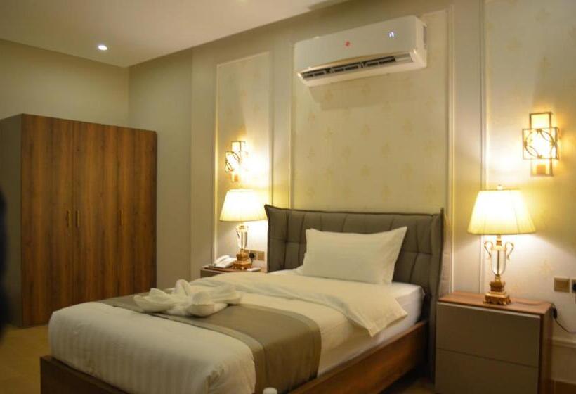 غرفة قياسية فردية, Larissa Suites