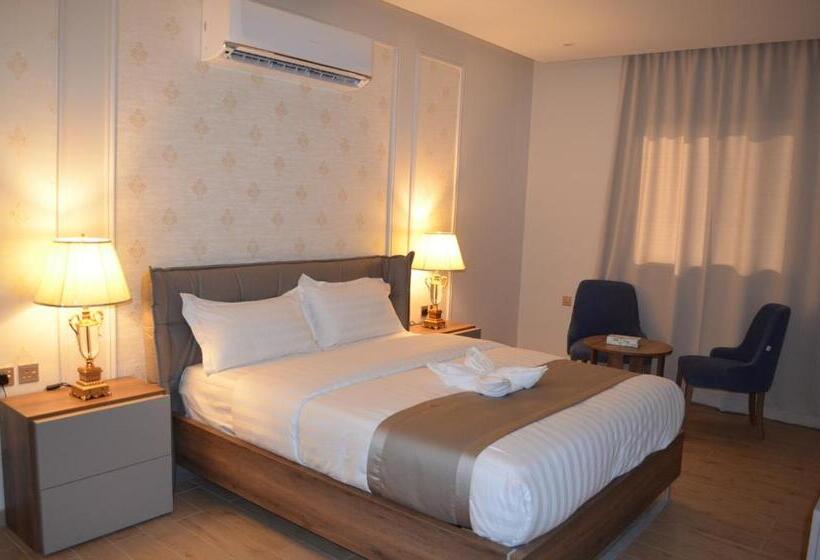 Люкс, Larissa Suites