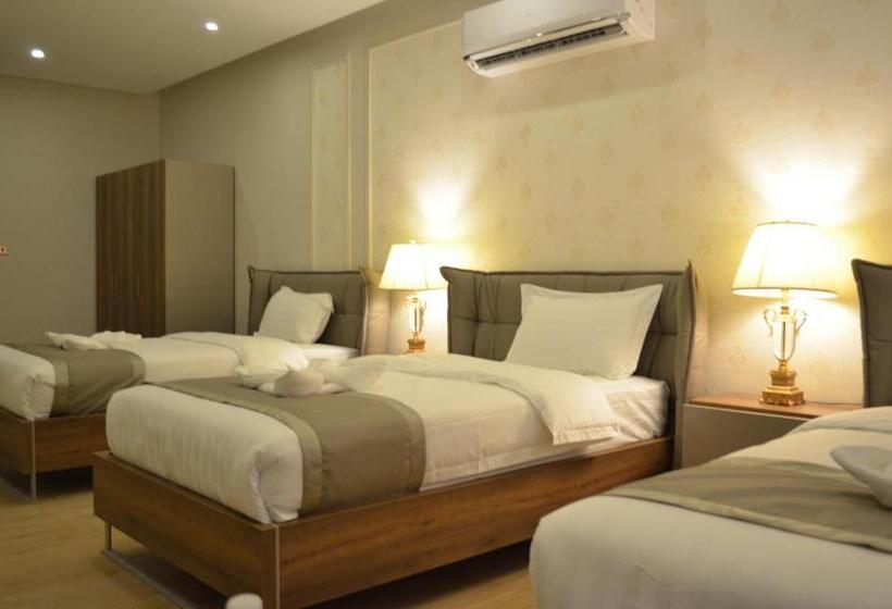 جناح مطل على المدينة, Larissa Suites