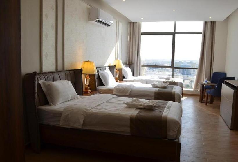 جناح مطل على المدينة, Larissa Suites