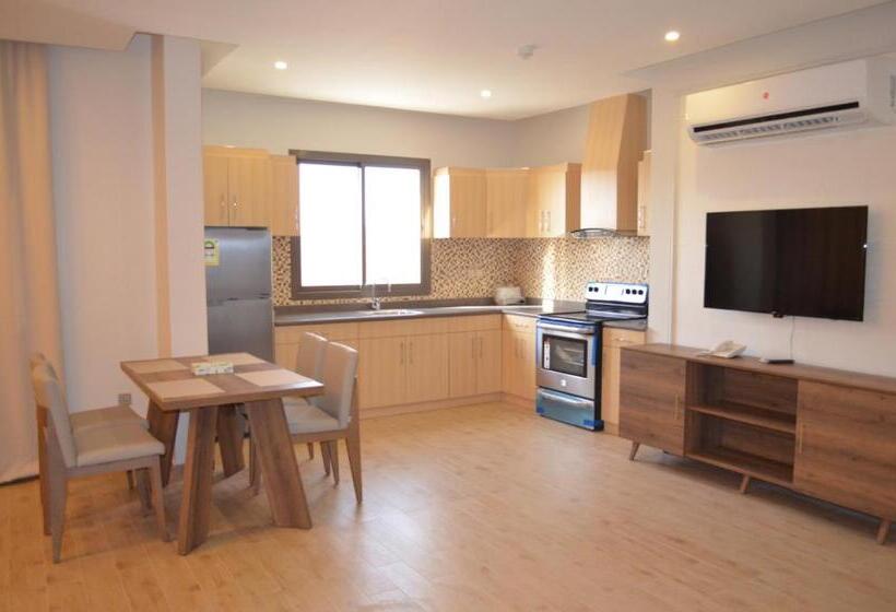 جناح مطل على المدينة, Larissa Suites