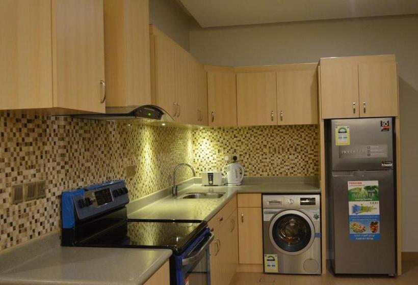 جناح مطل على المدينة, Larissa Suites