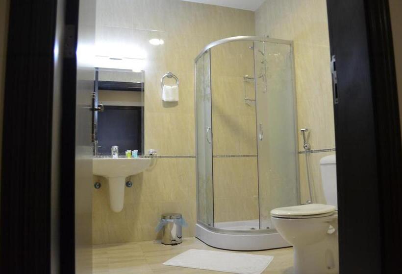 Люкс Вид на Город, Larissa Suites
