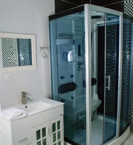 اتاق استاندارد با تخت بزرگ, Ocean Park Hotel,lekki Phase 1