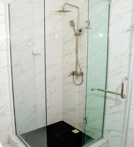 اتاق لوکس با تخت بزرگ, Ocean Park Hotel,lekki Phase 1