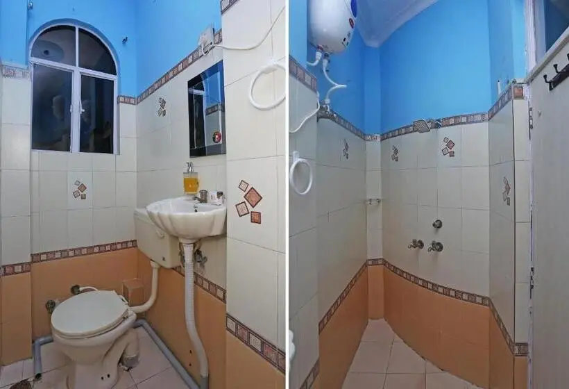 Habitació Triple Clàssica, Oyo Hotel Dev