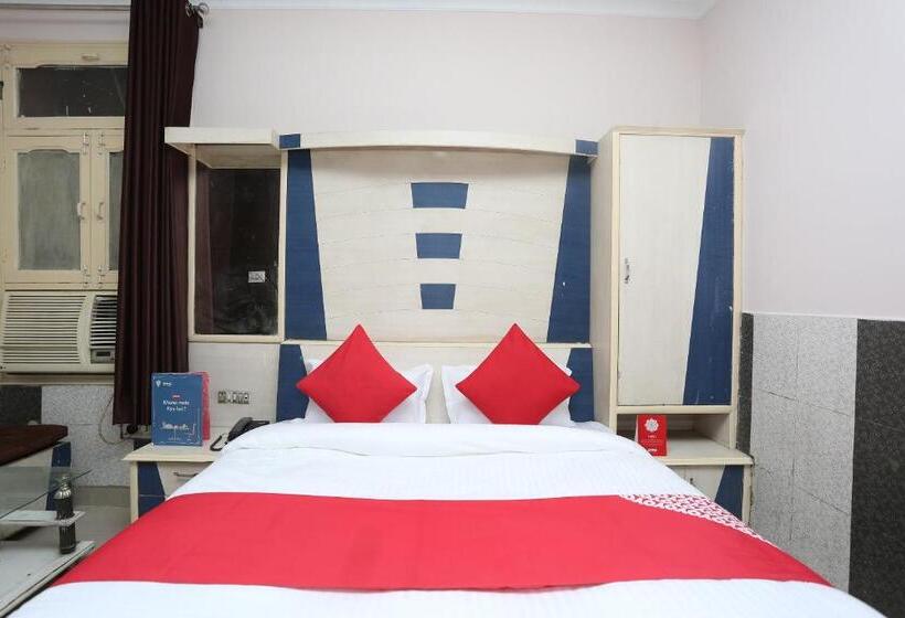 三人经典房间, Oyo Hotel Dev