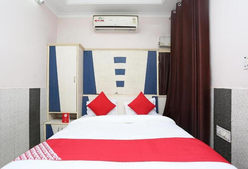 三人经典房间, Oyo Hotel Dev