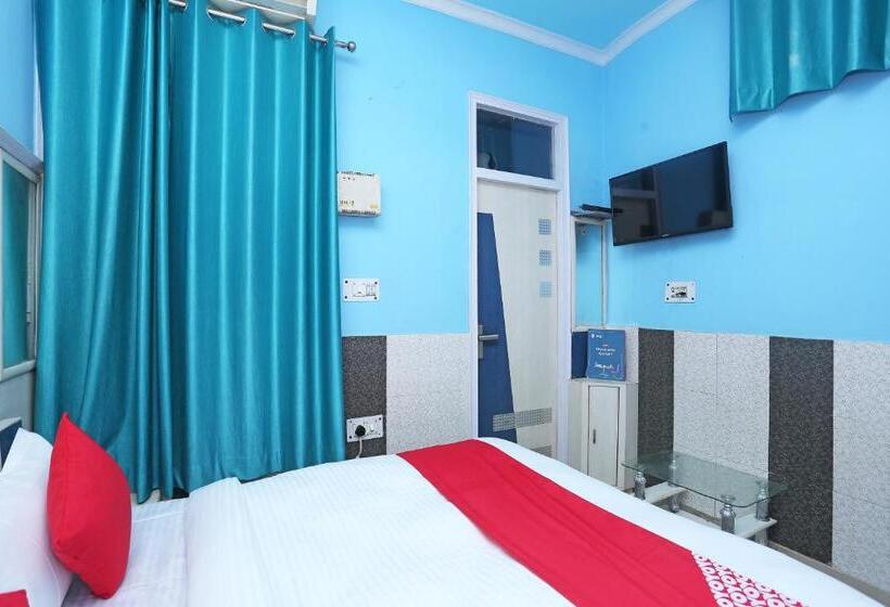 三人经典房间, Oyo Hotel Dev