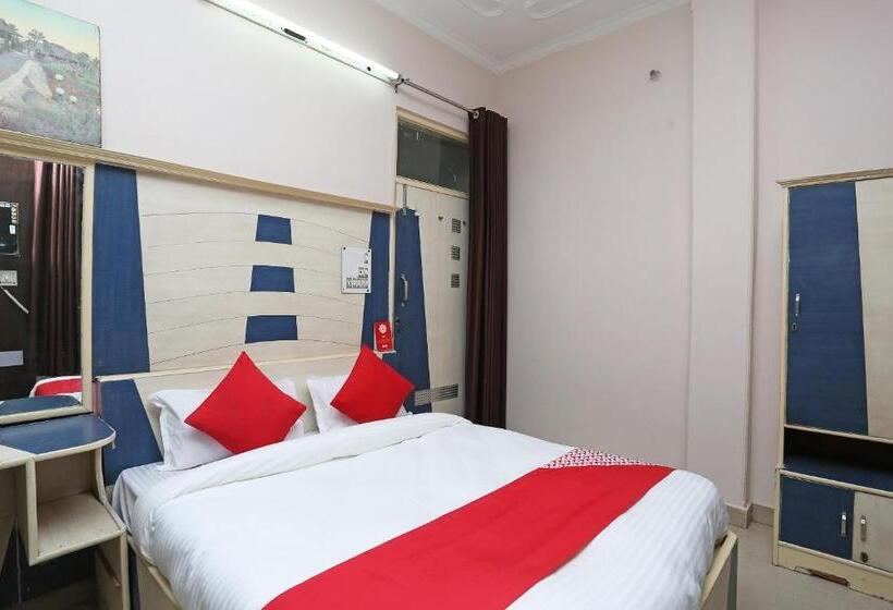 三人经典房间, Oyo Hotel Dev