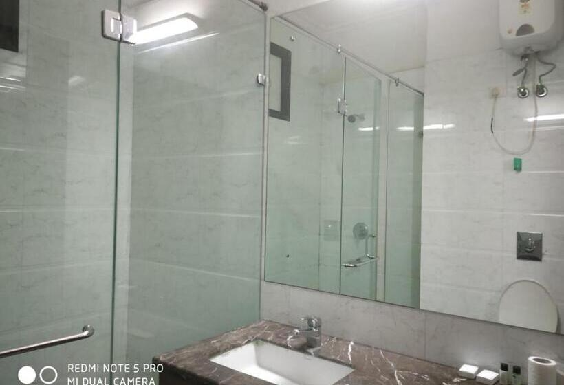 スタンダードルーム, Deluxe Suite In Manor Inn Suites B 54, Sector 92