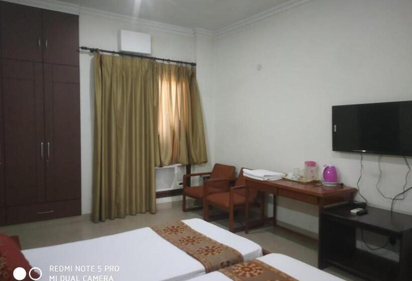 スタンダードルーム, Deluxe Suite In Manor Inn Suites B 54, Sector 92