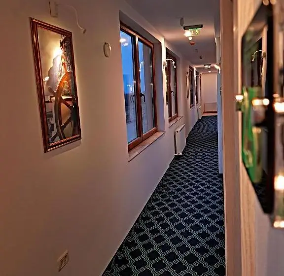 Superior Kolmen Hengen Huone, Eros Beach Resort