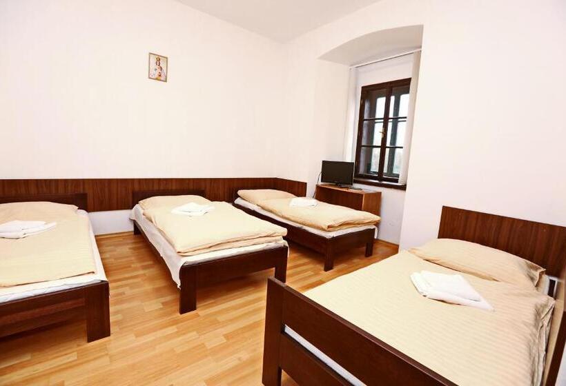 スタンダード４人部屋, Historický Pútnický Dom