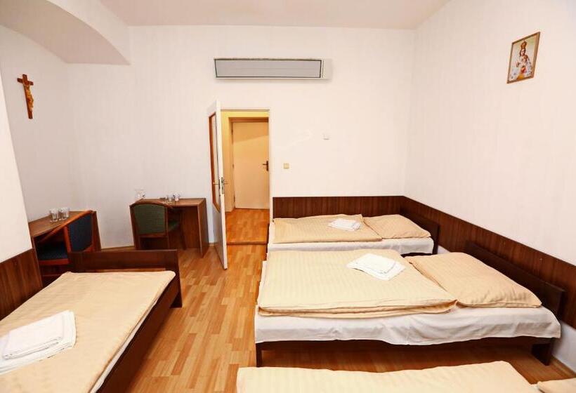 スタンダード4人部屋, Historický Pútnický Dom
