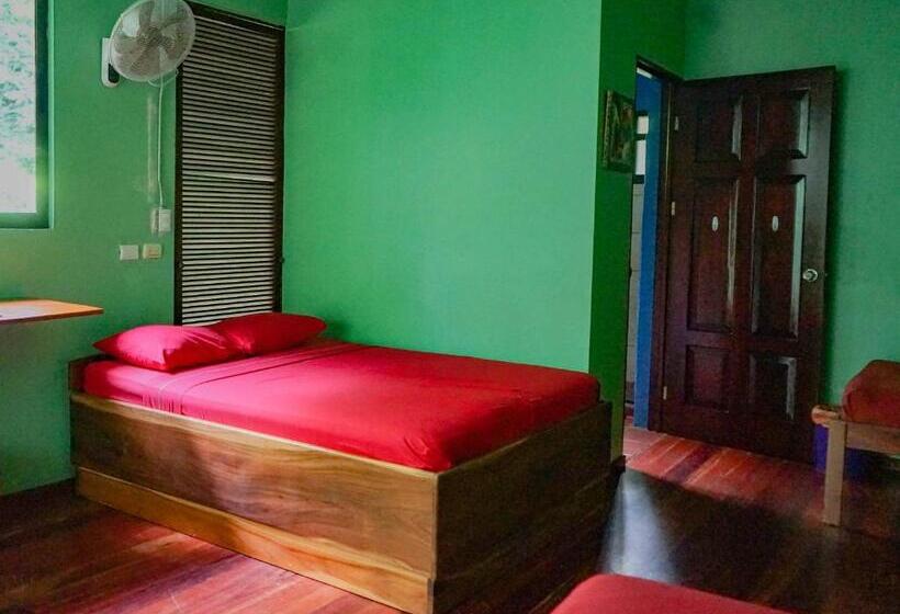 اتاق خانوادگی, Hospedaje El Bosquecito