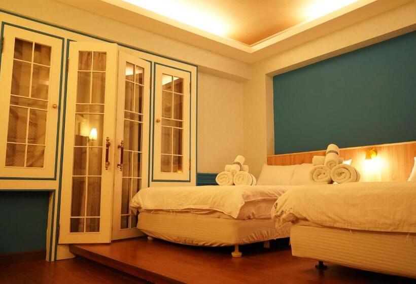 اتاق استاندارد چهار تخته, Kaohsiung Time S