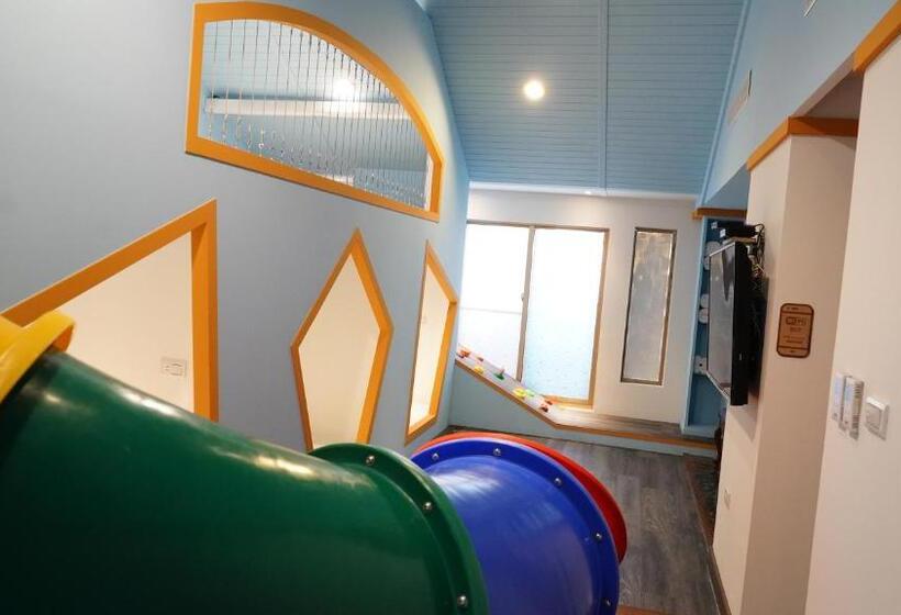 اتاق لوکس خانوادگی, Kaohsiung Time S