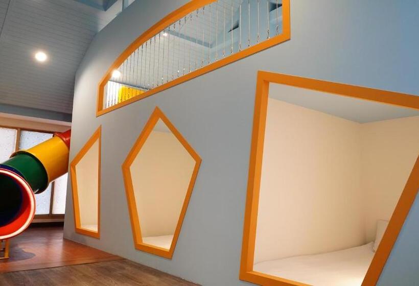 اتاق لوکس خانوادگی, Kaohsiung Time S