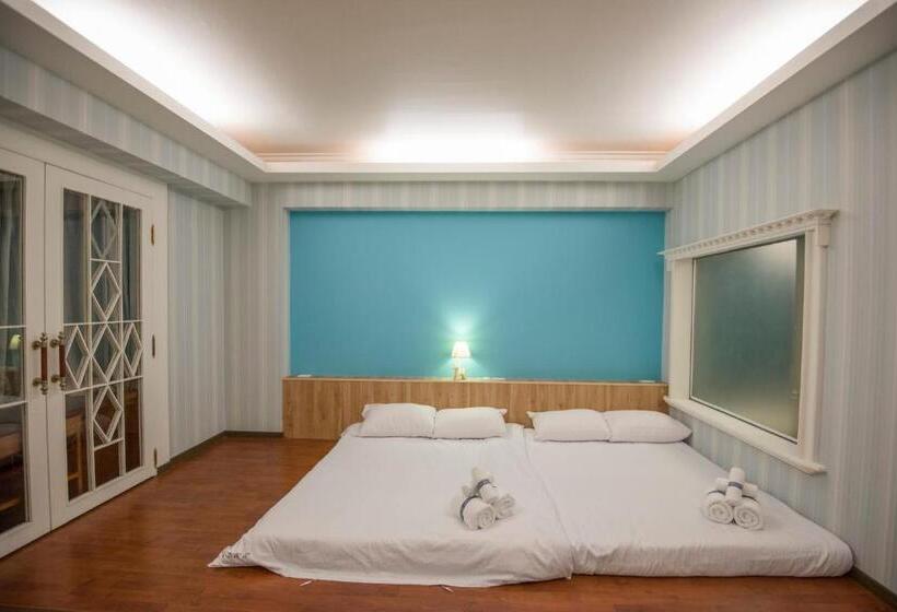 اتاق استاندارد چهار تخته, Kaohsiung Time S