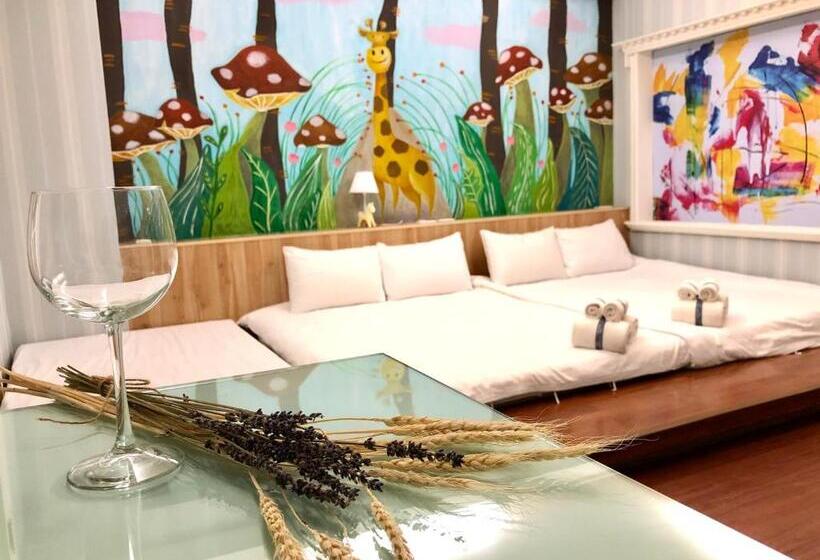 اتاق خانوادگی, Kaohsiung Time S