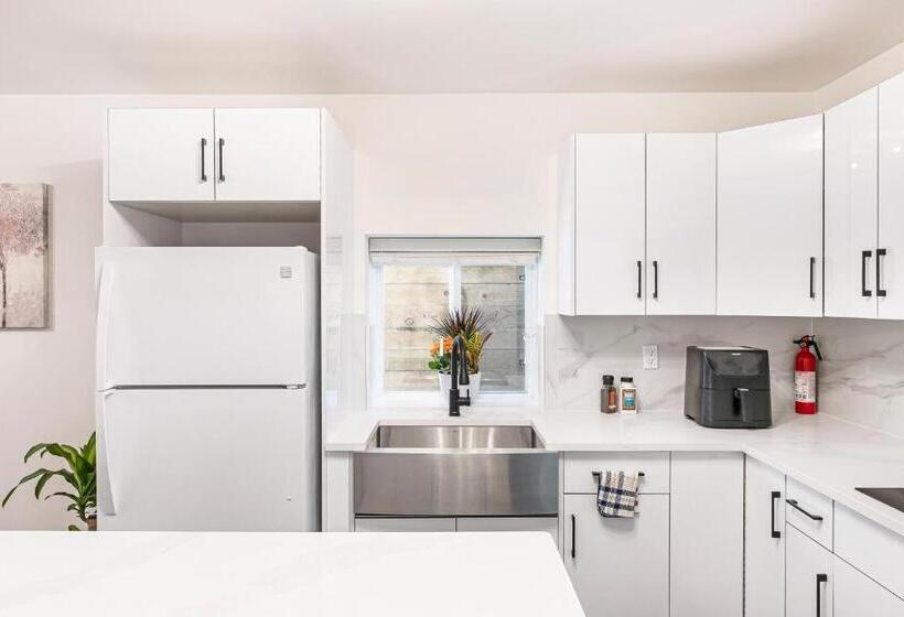 اتاق استاندارد سه تخته با سرویس بهداشتی مشترک, Merv S Lodge