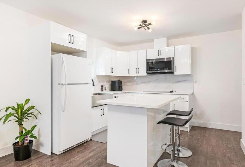 اتاق استاندارد سه تخته با سرویس بهداشتی مشترک, Merv S Lodge