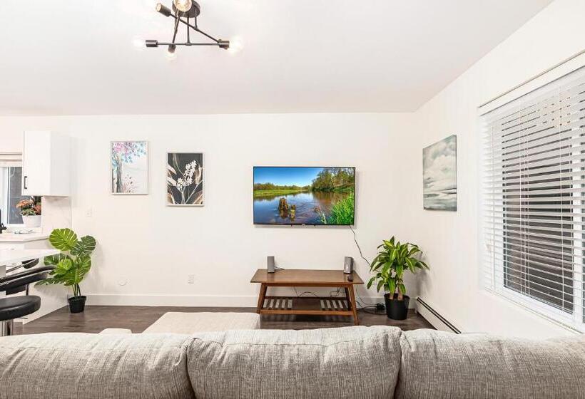 اتاق استاندارد با سرویس بهداشتی مشترک, Merv S Lodge