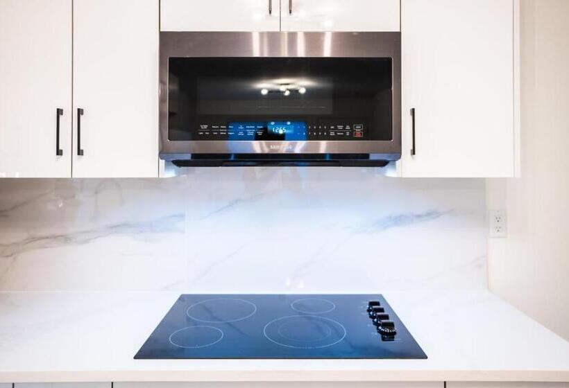 سوییت, Merv S Lodge