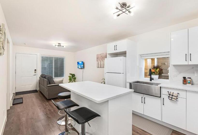 سوییت, Merv S Lodge